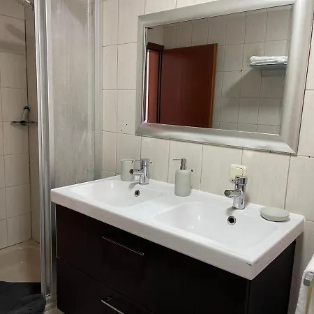 Appartamento Helle Zwei-zimmer-stadt-wohnung Am Bismarkplatz Mit Tiefgarage Landshut
