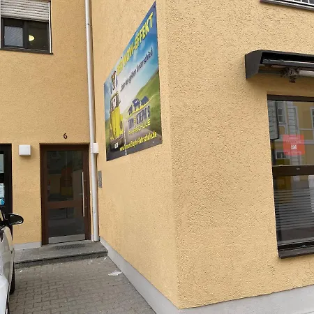 Helle Zwei-zimmer-stadt-wohnung Am Bismarkplatz Mit Tiefgarage * לנדשט